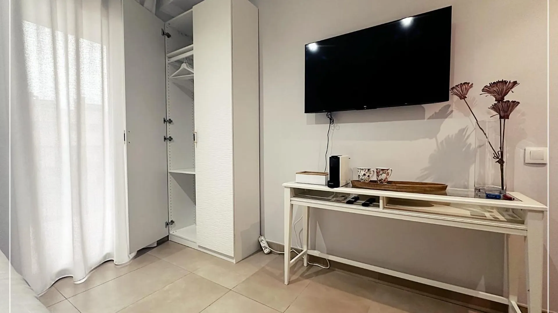 Homestay Fira Gran Via II Apartment L'Hospitalet de Llobregat