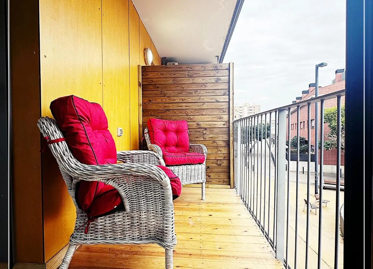 Homestay Fira Gran Via II Apartment L'Hospitalet de Llobregat Spain